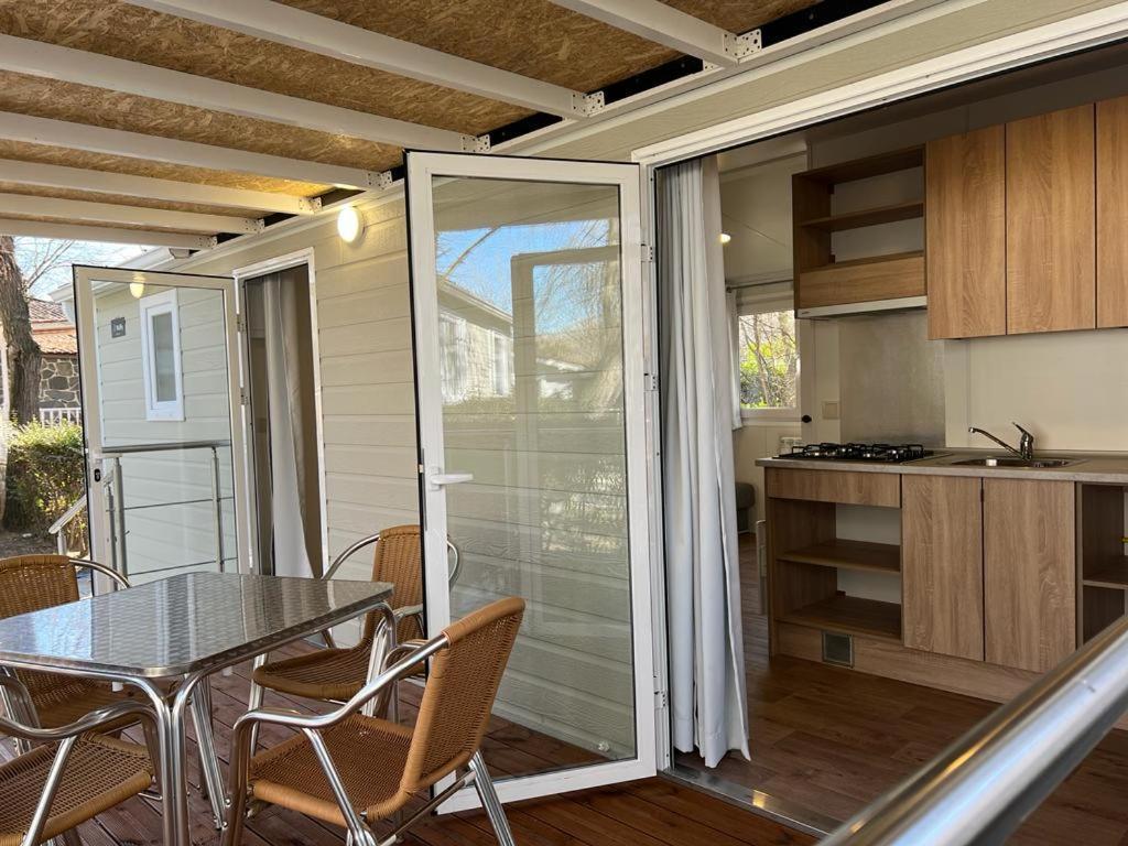 Bungalows & Albergue La Playa Logroño Buitenkant foto