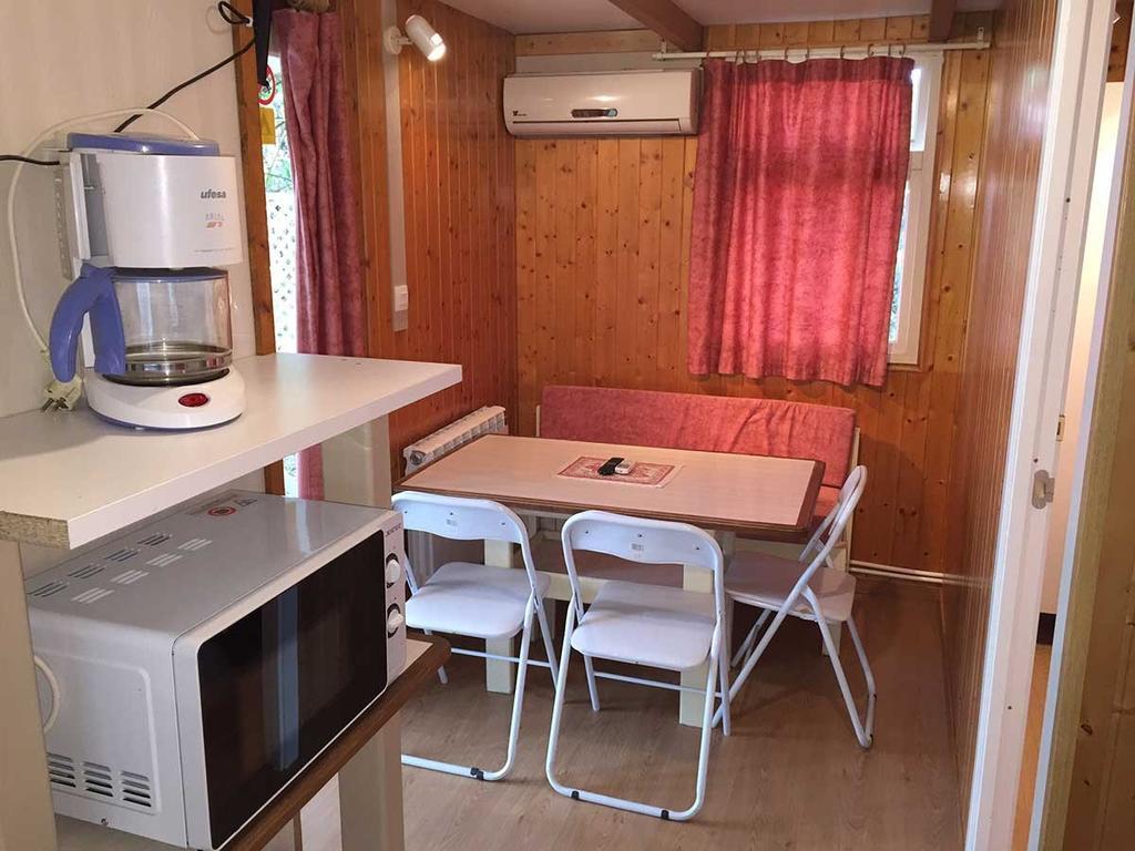Bungalows & Albergue La Playa Logroño Buitenkant foto