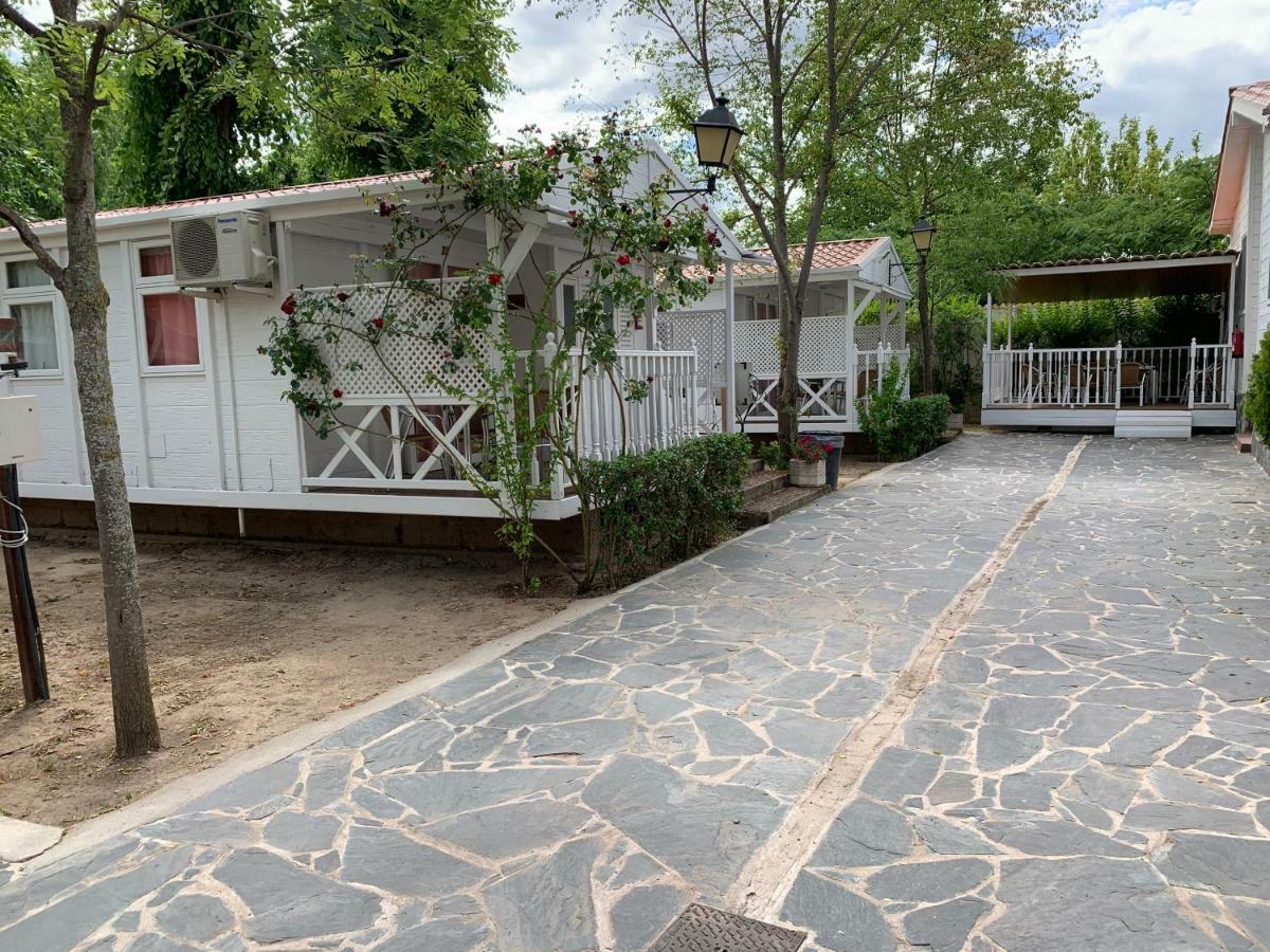 Bungalows & Albergue La Playa Logroño Buitenkant foto